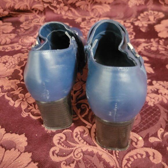 A J Valenci Blue Heeled Booties 8.5 - Picture 5 of 6